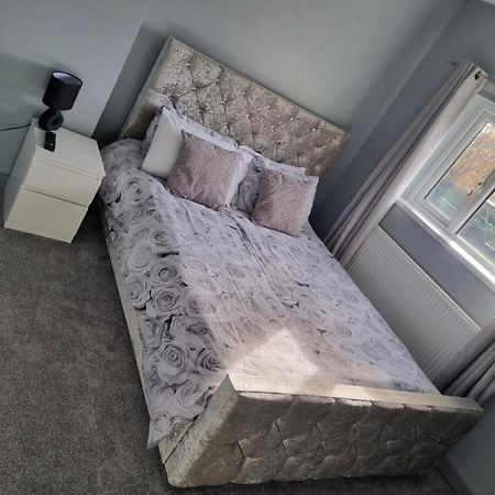 3 Bed Detached House & Hot Tub Villa Wrexham Eksteriør bilde
