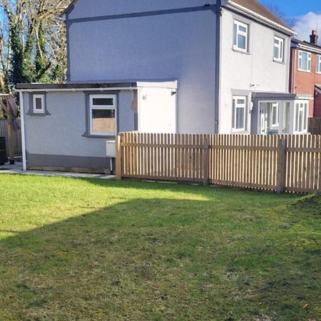3 Bed Detached House & Hot Tub Villa Wrexham Eksteriør bilde