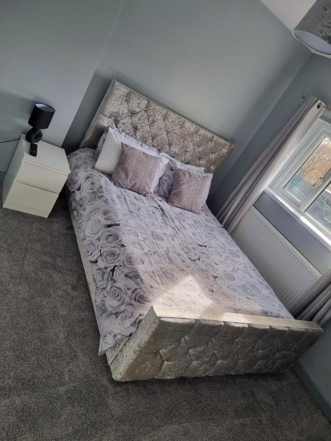 3 Bed Detached House & Hot Tub Villa Wrexham Eksteriør bilde